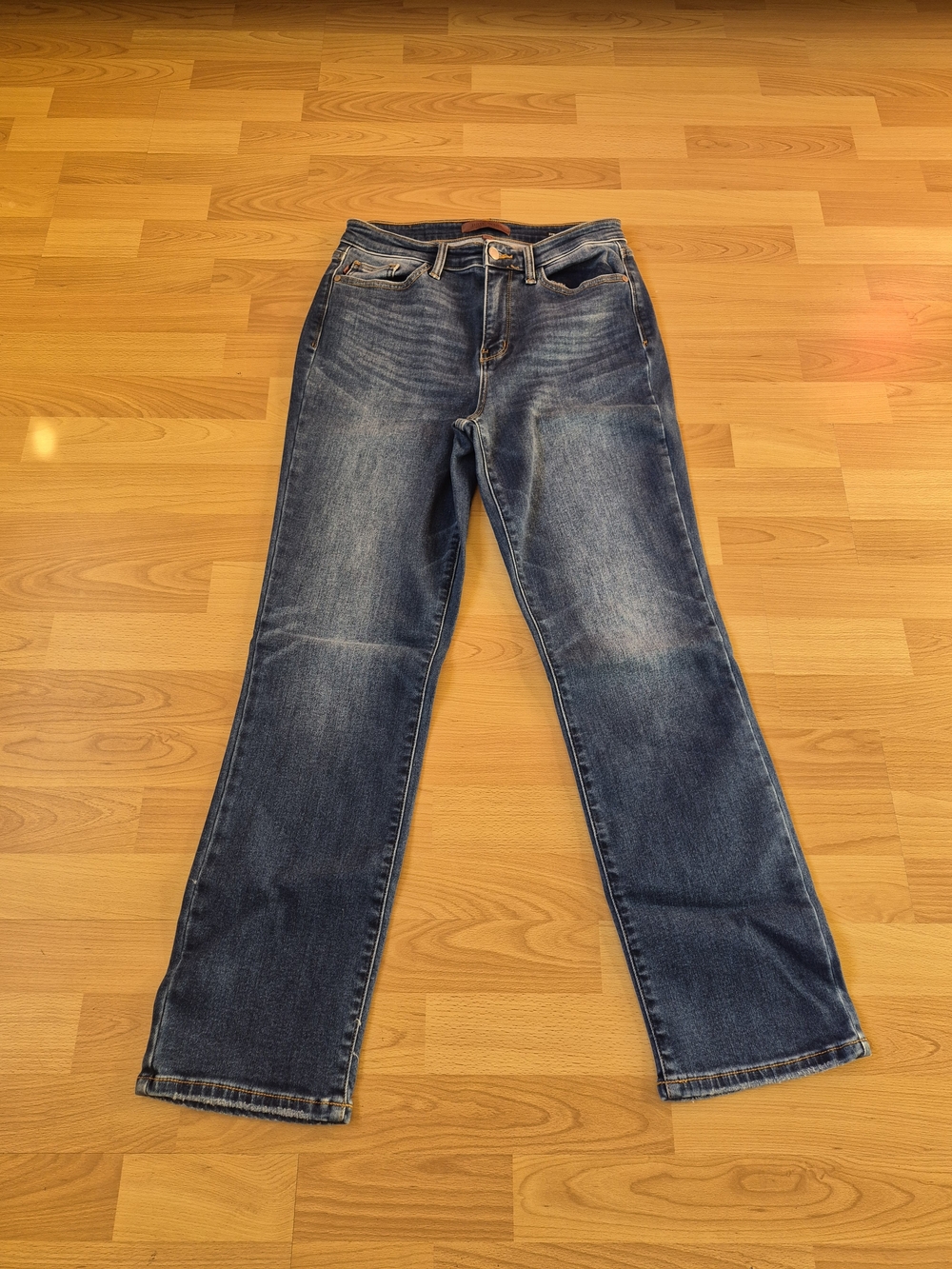 Judy Blue Faded Blue Straight-Leg Jeans
